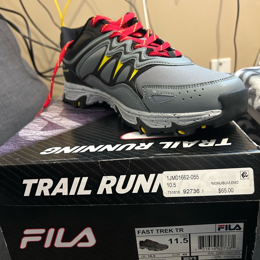 Fila Men's Fast Trek TR Gray Running Shoes